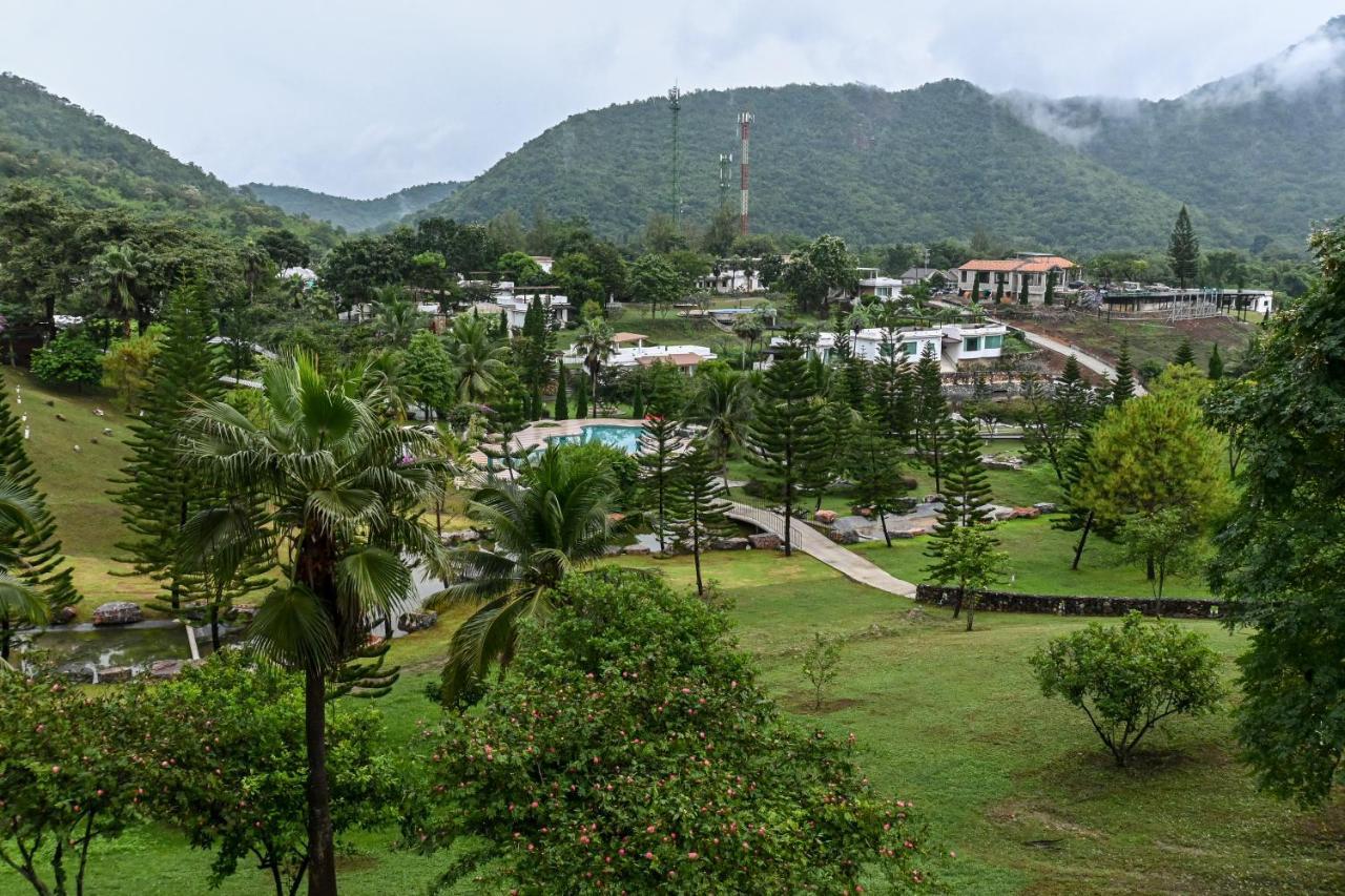 Swiss Valley Hip Resort Suan Phueng Dış mekan fotoğraf