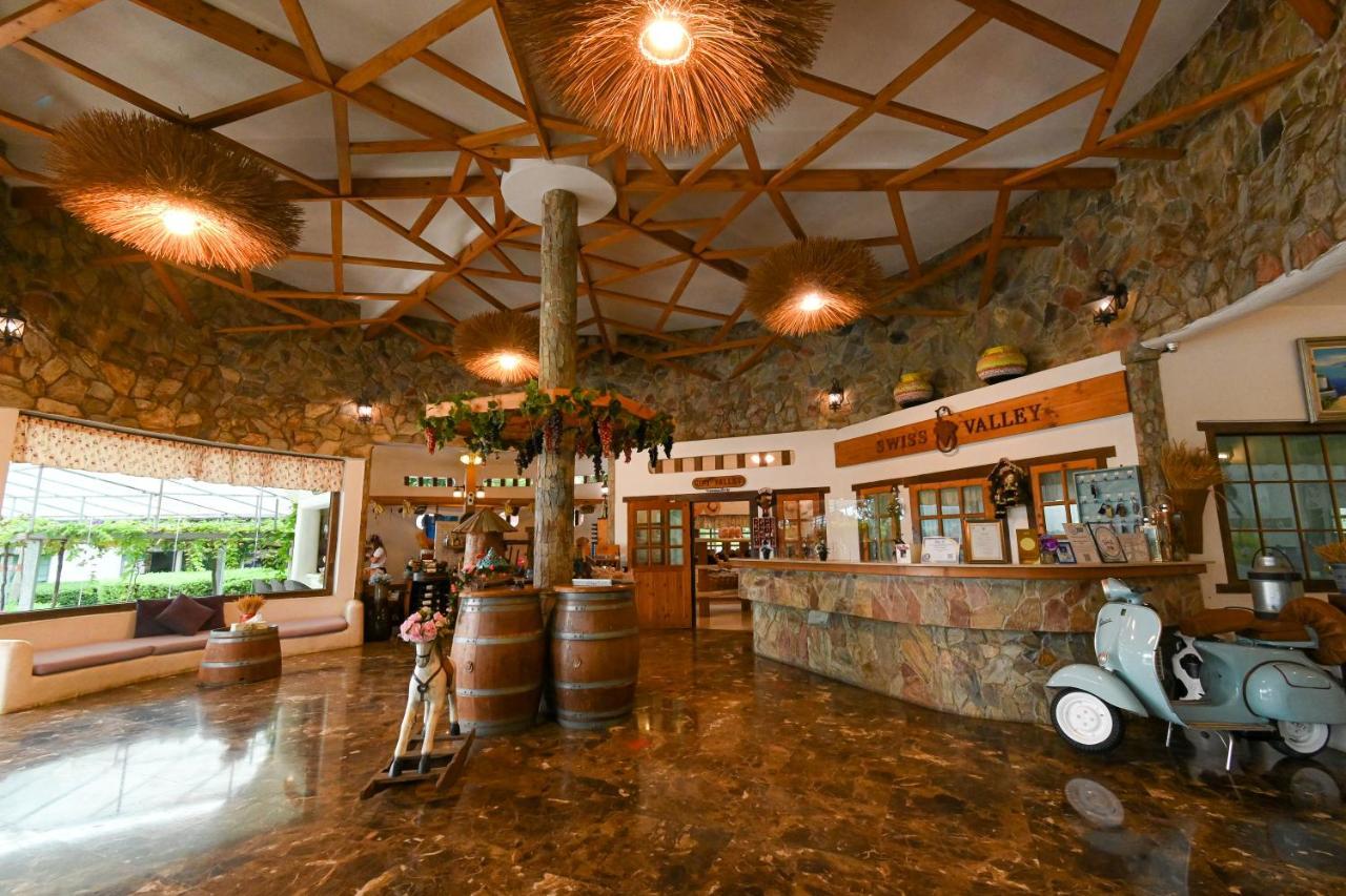 Swiss Valley Hip Resort Suan Phueng Dış mekan fotoğraf